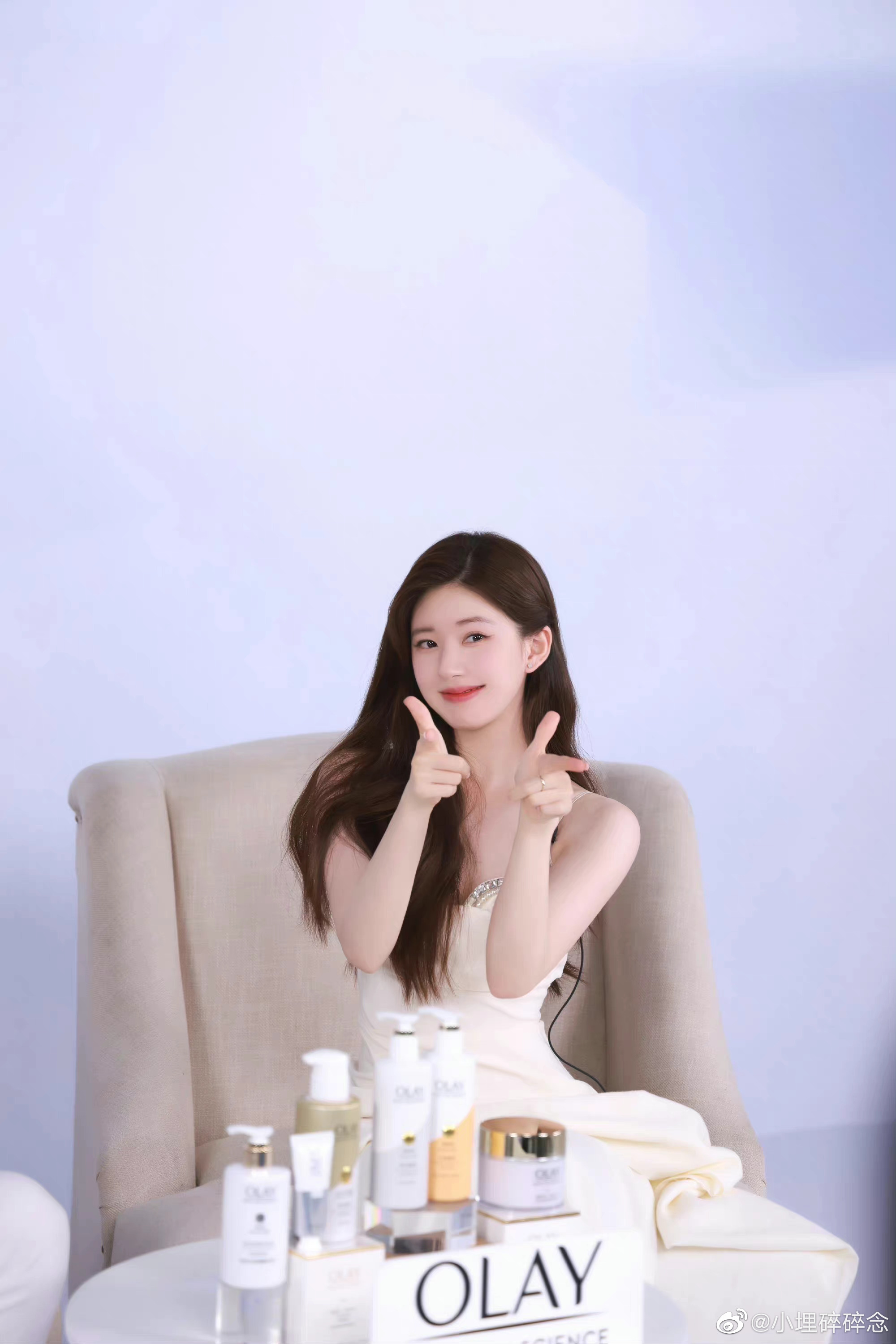 赵露思白裙合集露丝好适合这种小白裙造型