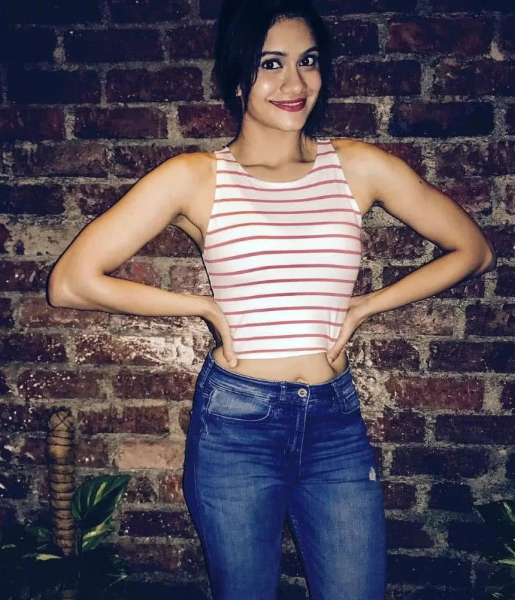 巴西健身博主艾拉萨妮,靠身材和穿搭走红,健身两年比例特别好