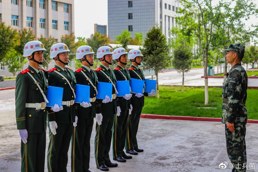 军中纠察是什么样,一组图带你来感受一下!(新疆武警)_高清图集_新浪网