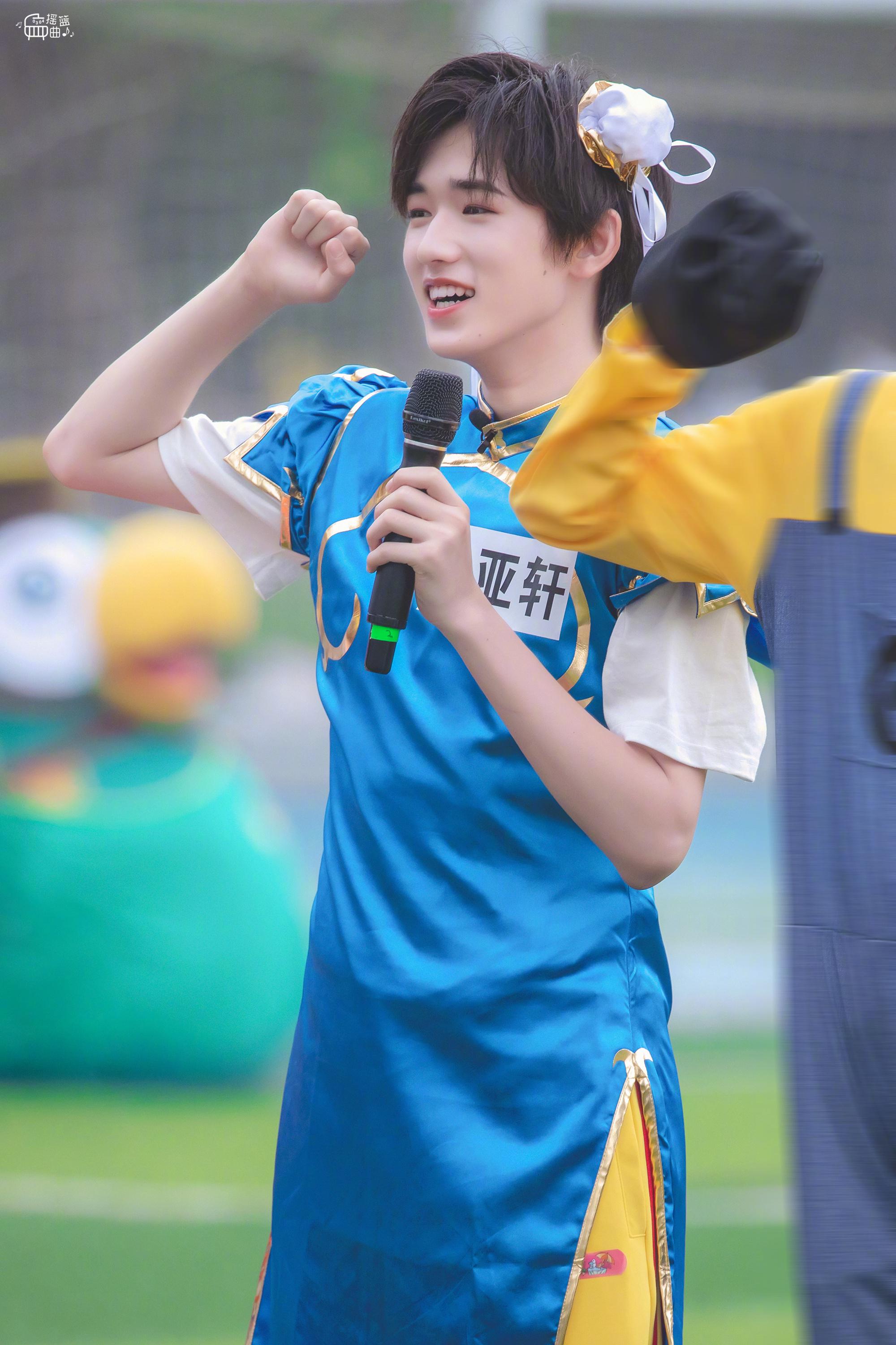 宋亚轩夏日运动会饭拍小宋版"春丽"也太可爱了吧哈哈哈哈哈活力四
