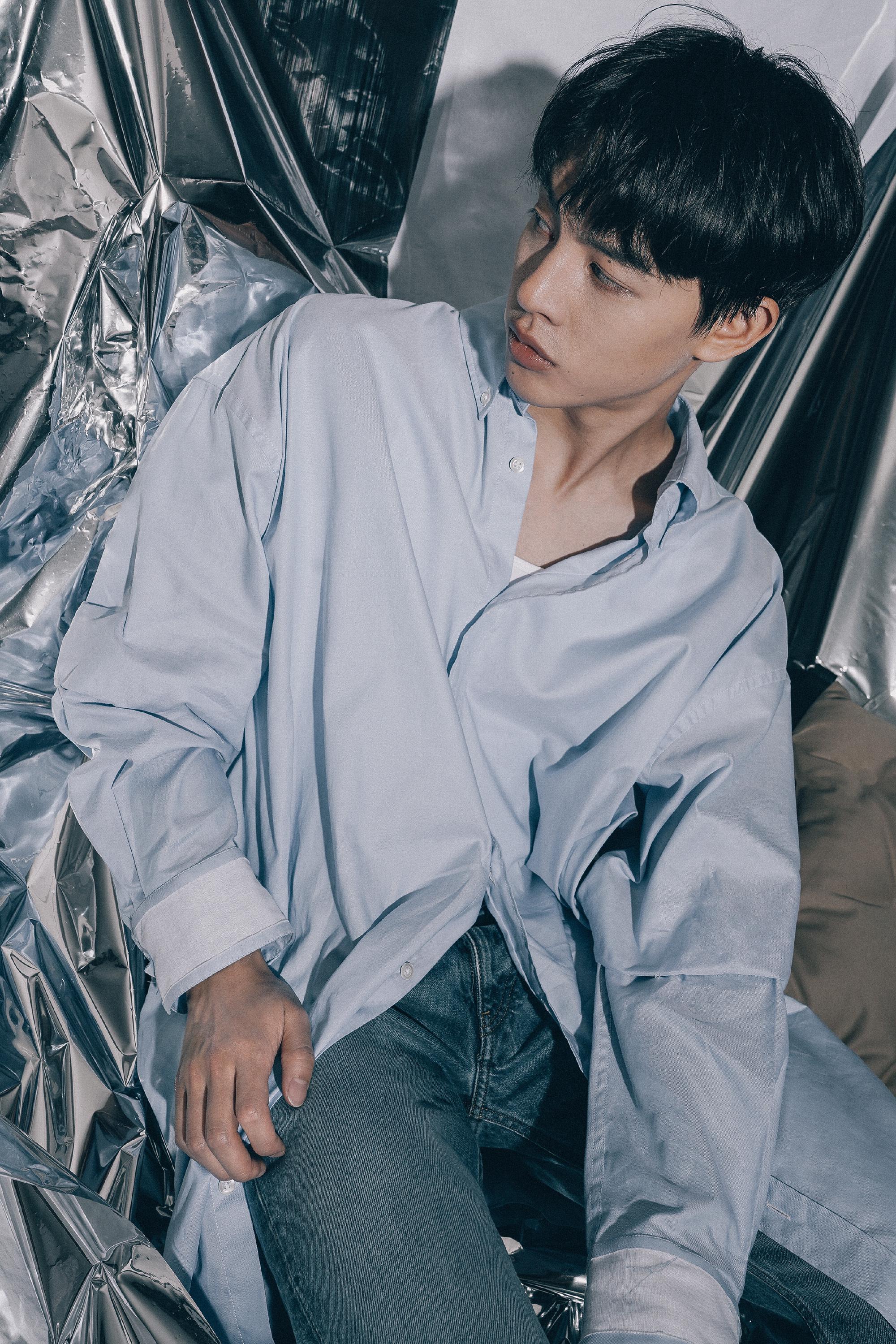 尹昉发博官宣当爸喜讯,并晒出了与老婆吴孟轲合照……__财经头条