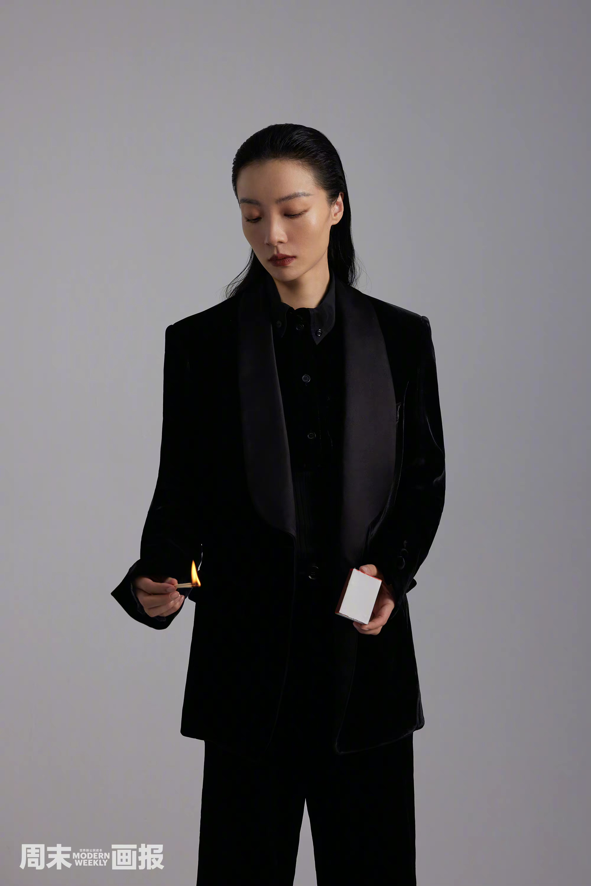 齐溪最新杂志大片释出西装加身气场好绝