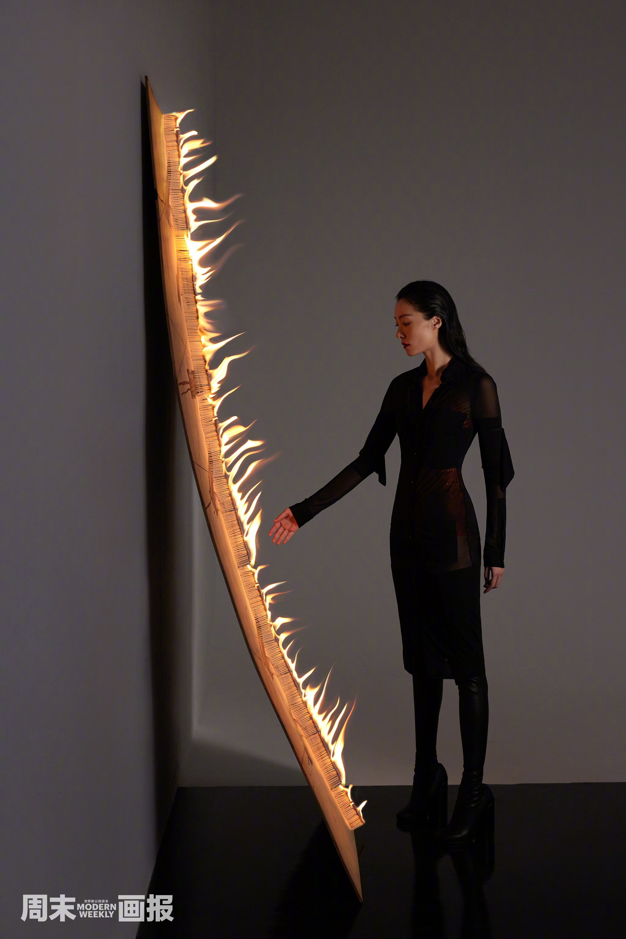 齐溪最新杂志大片释出西装加身气场好绝