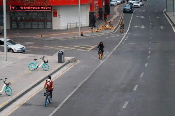 记者直击西安封闭式管理首日：街道空旷，物资有保障，核酸筛查紧张进行！休闲区蓝鸢梦想 - Www.slyday.coM