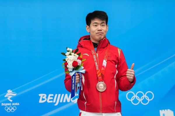 昨晚！男子钢架雪车创造历史！休闲区蓝鸢梦想 - Www.slyday.coM