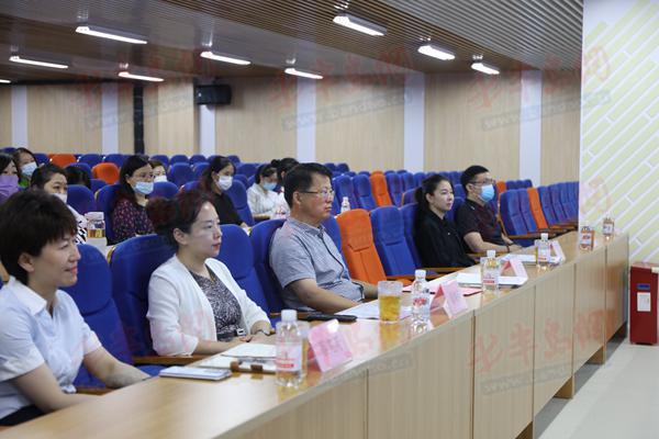 与世界冠军面对面！青岛超银学校开启“运动让关系和谐，体育为幸福助力”沙龙休闲区蓝鸢梦想 - Www.slyday.coM