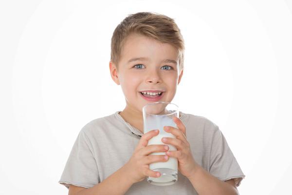 牛奶是个宝,爸妈都说好?但对于这4类人,牛奶可不能随便乱喝休闲区蓝鸢梦想 - Www.slyday.coM 牛奶是个宝,爸妈都说好?但对于这4类人,牛奶可不能随便乱喝休闲区蓝鸢梦想 - Www.slyday.coM