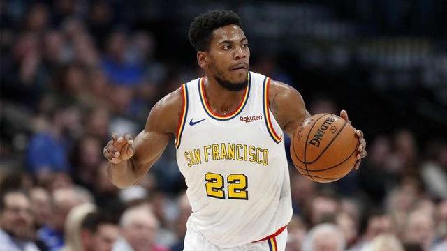 休赛期花钱要谨慎勇士有意签回旧将交易日为降薪把他送到76人