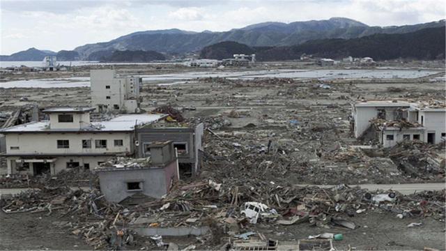 日本发出危险信号，沉睡300年富士山将爆发，专家：损失不可估量休闲区蓝鸢梦想 - Www.slyday.coM