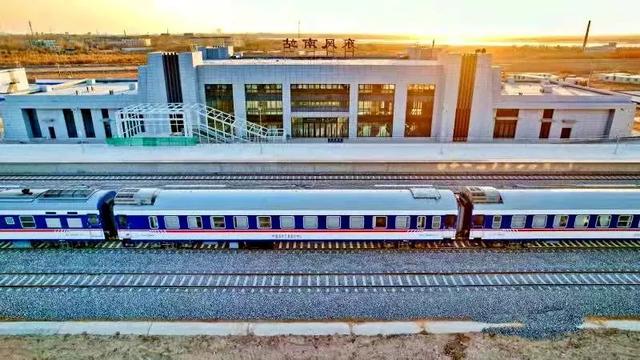 今后,坐火车去金塔看胡杨林!|酒泉|铁路|东风_新浪新闻