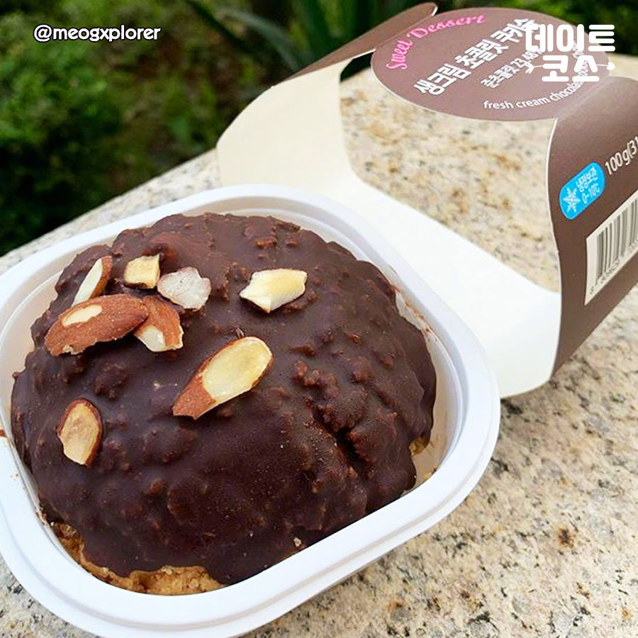 韩国cu便利店新出的零食~~鲜奶油巧克力泡芙!外皮裹着巧克力脆皮