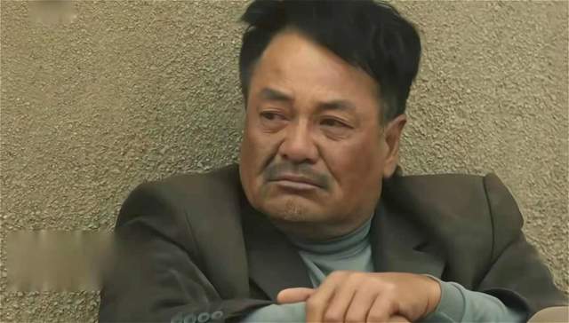 而且,最新的预告片中,貌似李大有一生气还把棚子烧了,之后自己后悔的