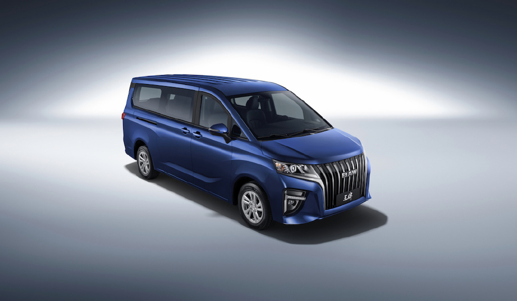 北汽制造王牌mpv/卡路里皮卡双车上市 起售价5.