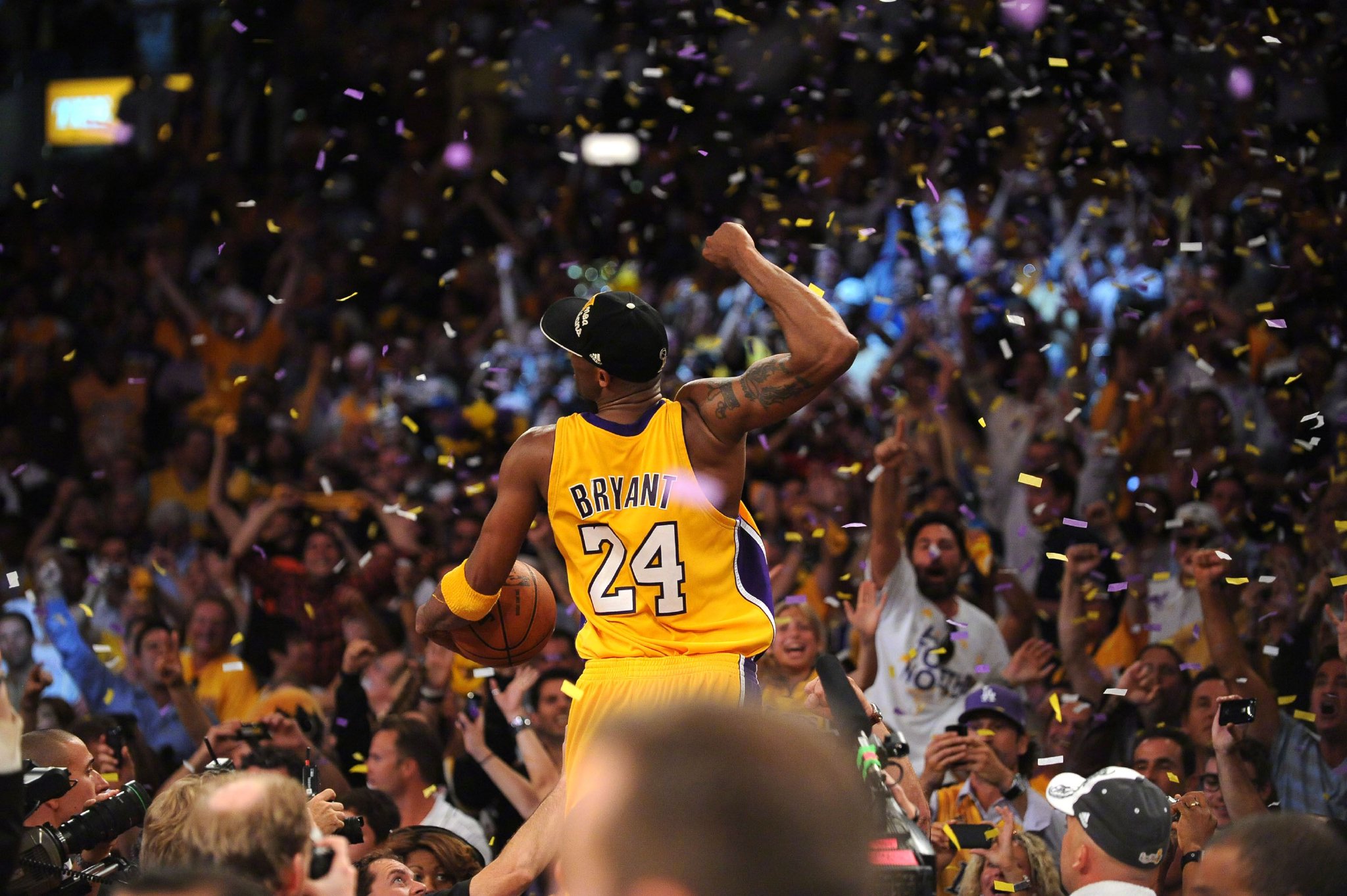 科比47岁生日,粉丝分享珍藏壁纸引回忆