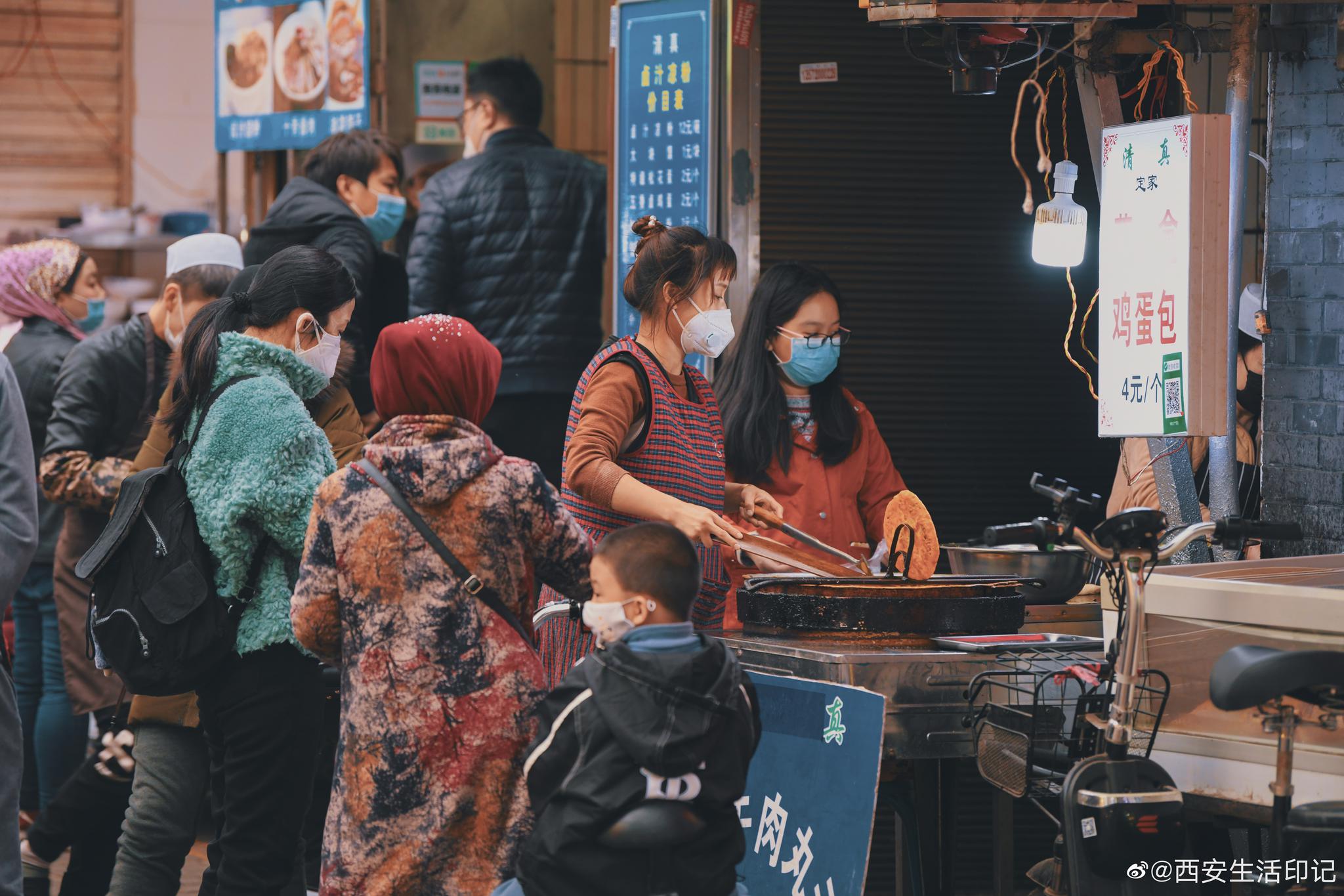 回民街在寂静中升腾起昔日的烟火气