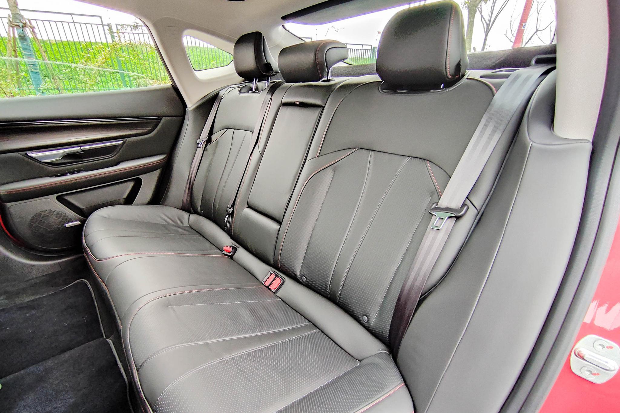 智能贴心的"小鹏友" 试驾小鹏汽车p7 ngp版