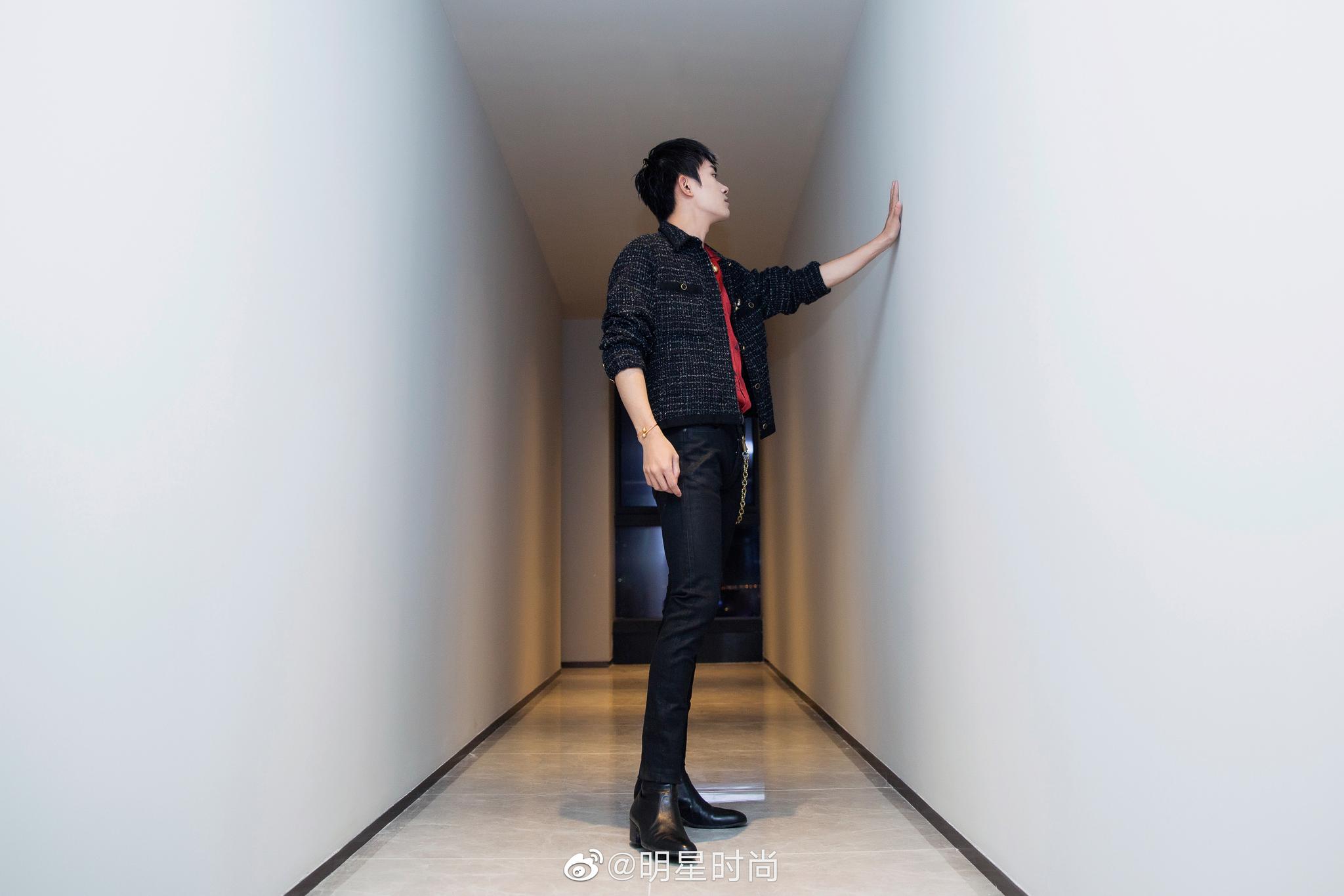 易烊千玺最新造型