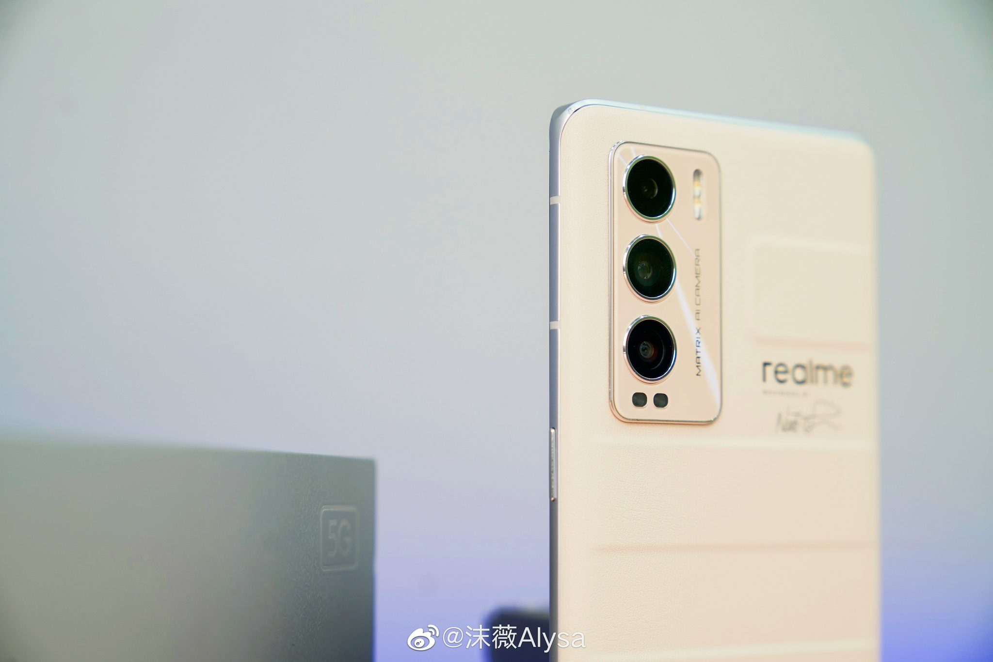 realmegt大师探索版这个杏色越看越好看