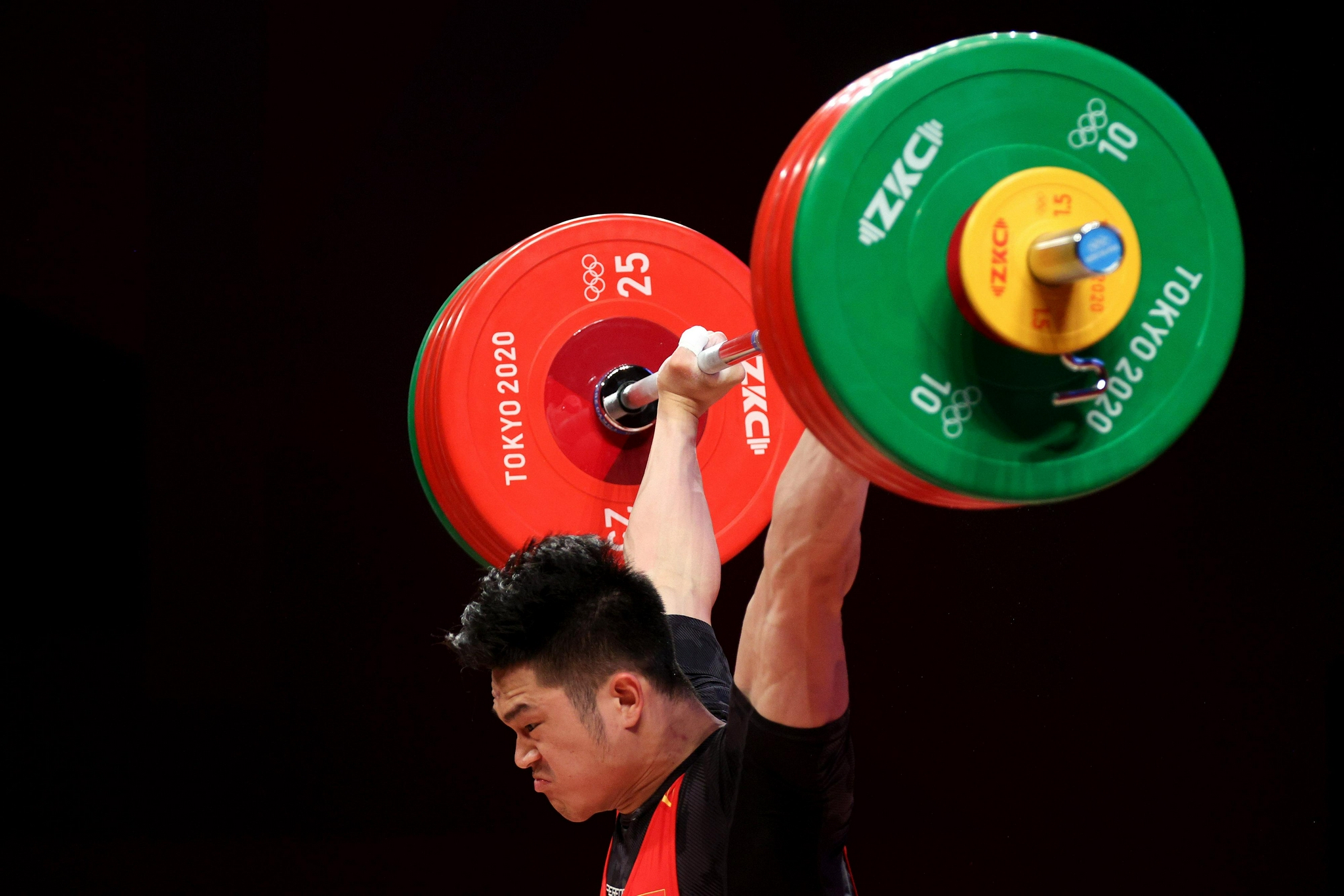 举重男子73公斤级:石智勇破世界纪录夺冠