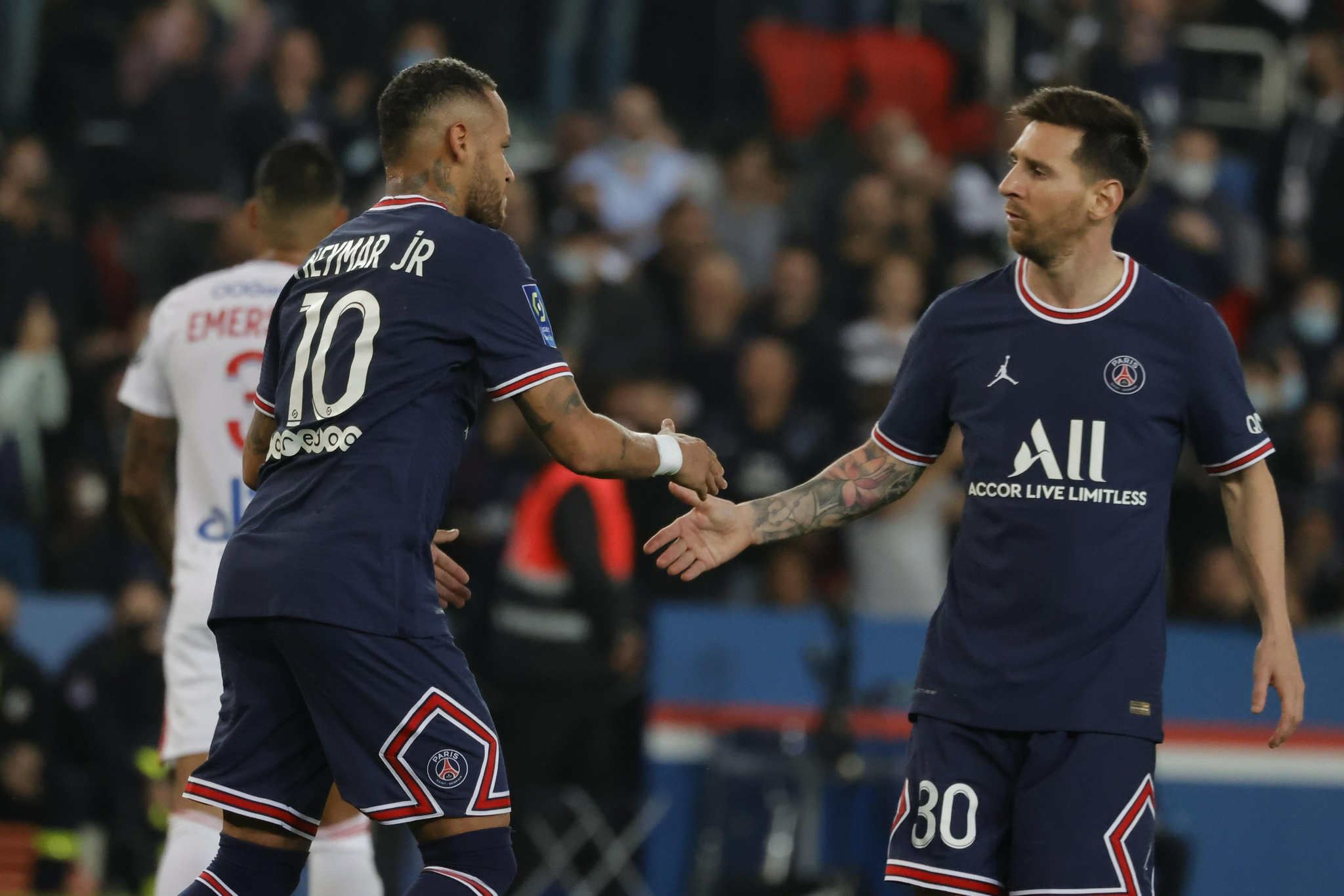 法甲:巴黎圣日耳曼2-1里昂|巴黎圣日耳曼|法甲|里昂_新浪新闻