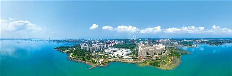 海南日报整版聚焦儋州洋浦城乡面貌美丽蝶变