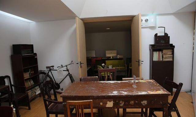 西安万邦书店又闭店,大兴善寺旁的关中大书房锁门告别读者休闲区蓝鸢梦想 - Www.slyday.coM 西安万邦书店又闭店,大兴善寺旁的关中大书房锁门告别读者休闲区蓝鸢梦想 - Www.slyday.coM