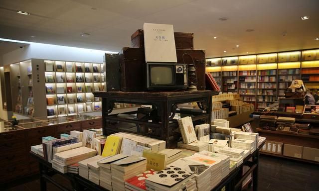 西安万邦书店又闭店,大兴善寺旁的关中大书房锁门告别读者休闲区蓝鸢梦想 - Www.slyday.coM 西安万邦书店又闭店,大兴善寺旁的关中大书房锁门告别读者休闲区蓝鸢梦想 - Www.slyday.coM