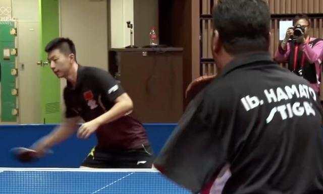 感动世界!用脚发球,用嘴“握”拍,他是东京残奥会上唯一用嘴打乒乓球的人休闲区蓝鸢梦想 - Www.slyday.coM 感动世界!用脚发球,用嘴“握”拍,他是东京残奥会上唯一用嘴打乒乓球的人休闲区蓝鸢梦想 - Www.slyday.coM