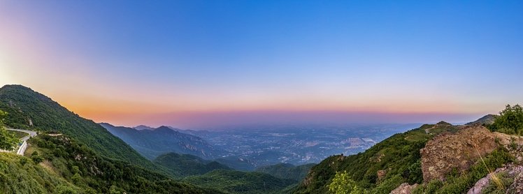 推薦指數:2顆星適宜人群:中老年攝影,親子神泉峽風景區位於北京市