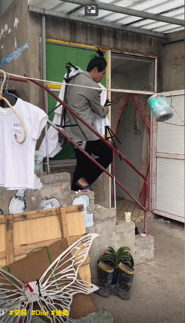 “垫底辣孩”一个月涨粉530万！美男变装？No！评论区才是喜剧！休闲区蓝鸢梦想 - Www.slyday.coM