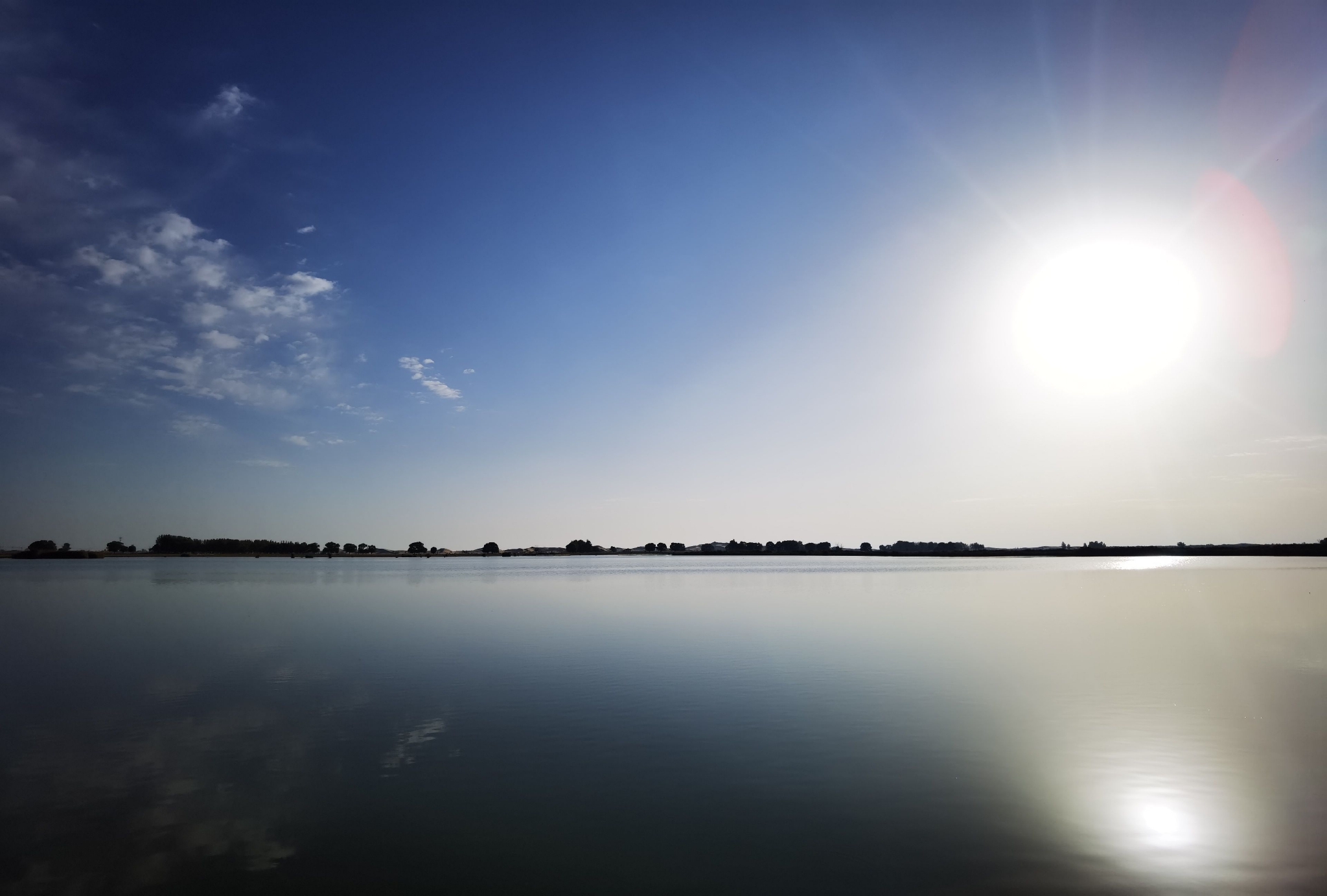 手机旧照库布齐沙漠湖泊能当壁纸否无水印有横有竖