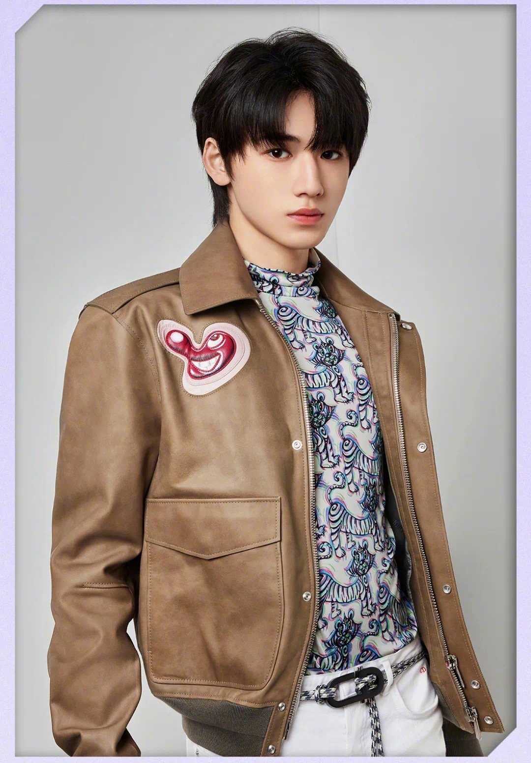 宋亚轩最新秋季dior男装大片 小宋老师时尚表现力好棒