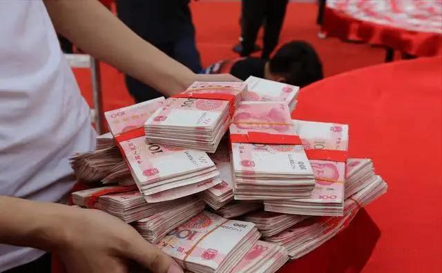 河南婚俗改革：随礼不能超50！ 网友：何时零彩礼？