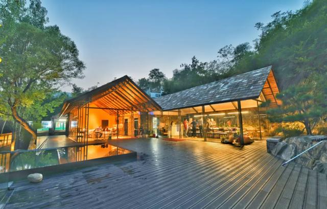 爆红国内的野奢度假酒店私藏山林深处随手一拍惊艳朋友圈