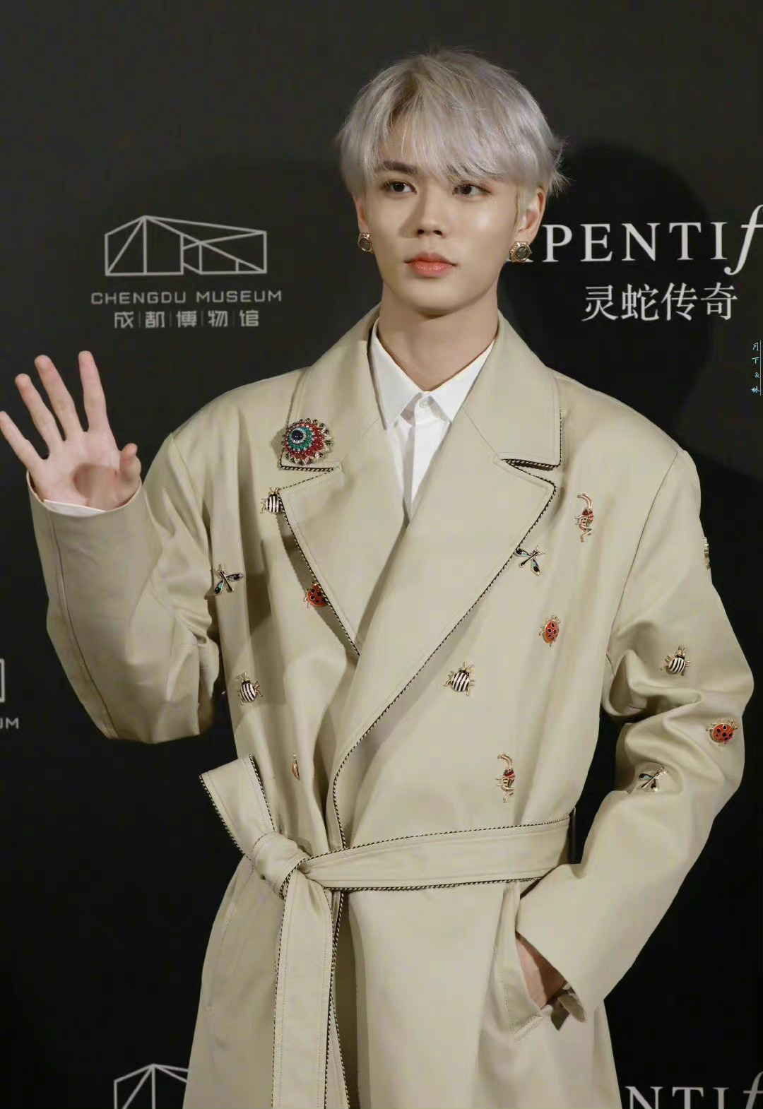 林彦俊银发造型小合集~ 精致的五官 银发造型