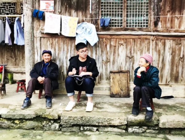 "2018年3月,赵冰驻村两年期满,当时塔山村还没有彻底脱贫.