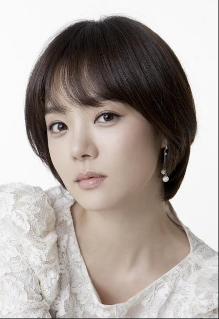 蔡琳是大家都比较熟悉的韩国女演员,很早之前出道便风靡中韩,她在15岁