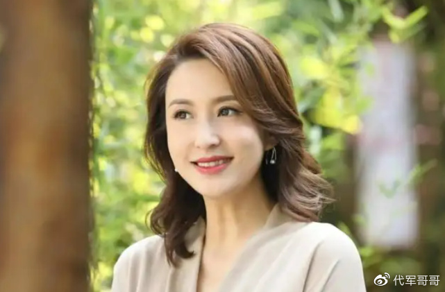 央视美女主持人张蕾:不顾反对嫁给大20岁老公,如今42岁生活幸福|央视|张蕾|杨帆_新浪新闻