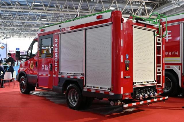 进口依维柯底盘消防车亮相2021中国国际消防展