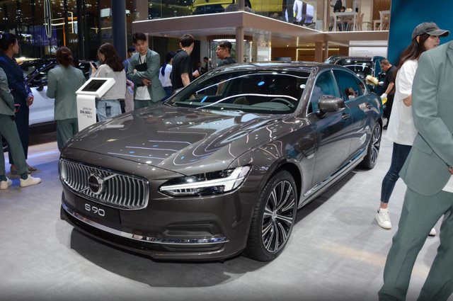 40万起售?新款沃尔沃s90将上市:弥勒循环发动机,油耗直线下降