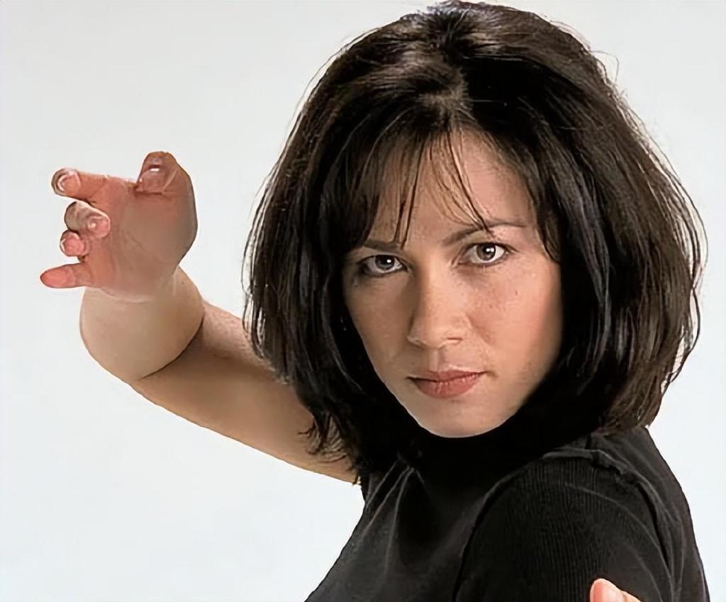 索赔21亿李小龙女儿李香凝诉真功夫一般人格权纠纷案始末