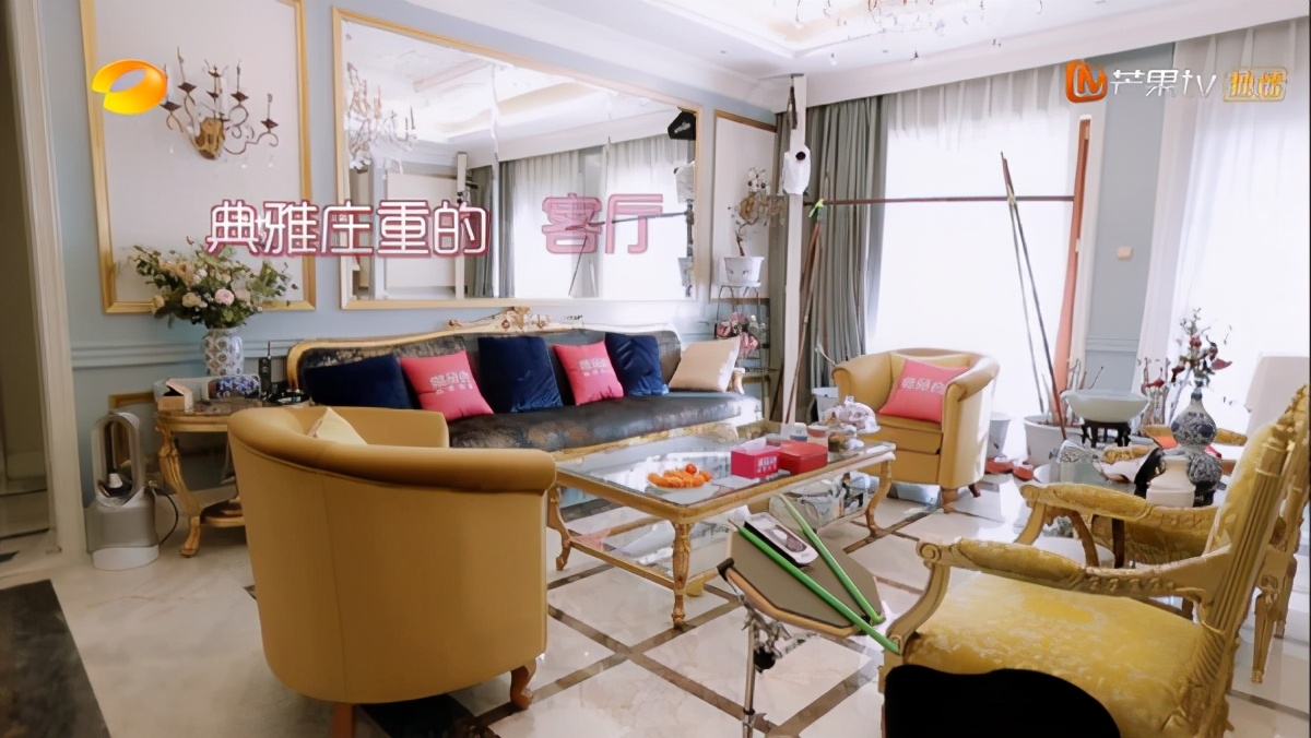 焦俊艳生活中的家,和父母一起攒钱买房,狗狗和家人同桌吃饭休闲区蓝鸢梦想 - Www.slyday.coM 焦俊艳生活中的家,和父母一起攒钱买房,狗狗和家人同桌吃饭休闲区蓝鸢梦想 - Www.slyday.coM