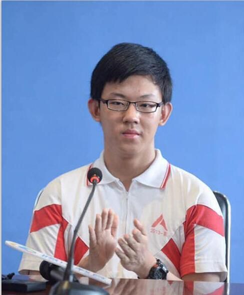 他是北京高考状元,平均每科丢分不超过9分,小学从来没请过假