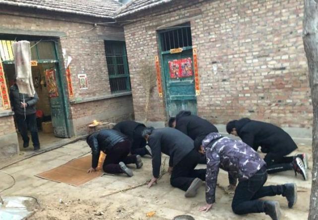 癸卯兔年，哪些人不宜出门拜年？遵循祖宗老传统，家人安稳一整年