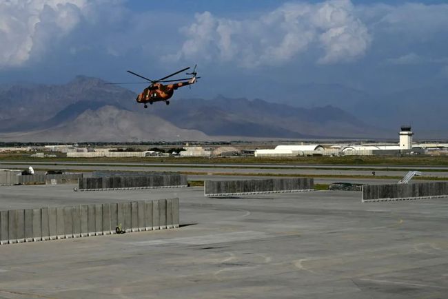 美军连夜撤离阿富汗, 巴格拉姆空军基地一夜变成吃鸡胜地