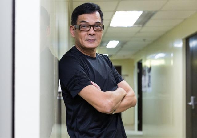 66岁李国麟陪18岁女儿吃饭,女儿长相甜美可爱,父女感情超好