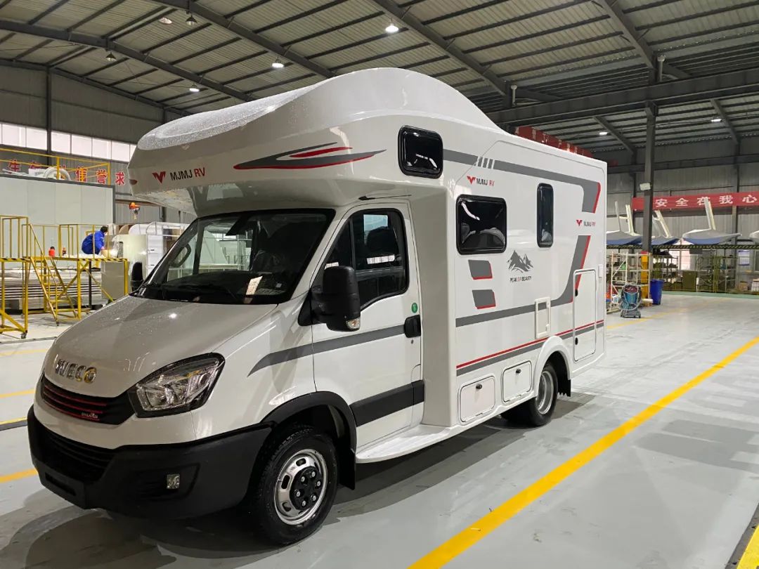 美景美家作为来自山东的一款房车品牌,遵循着朴实的"山东银"风格,近年