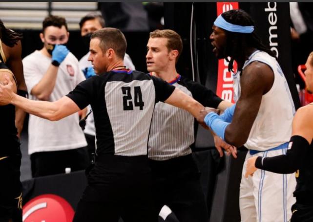 湖人猛龙爆发激烈冲突!施罗德被抱摔,哈雷尔挺身而出遭驱逐休闲区蓝鸢梦想 - Www.slyday.coM 湖人猛龙爆发激烈冲突!施罗德被抱摔,哈雷尔挺身而出遭驱逐休闲区蓝鸢梦想 - Www.slyday.coM