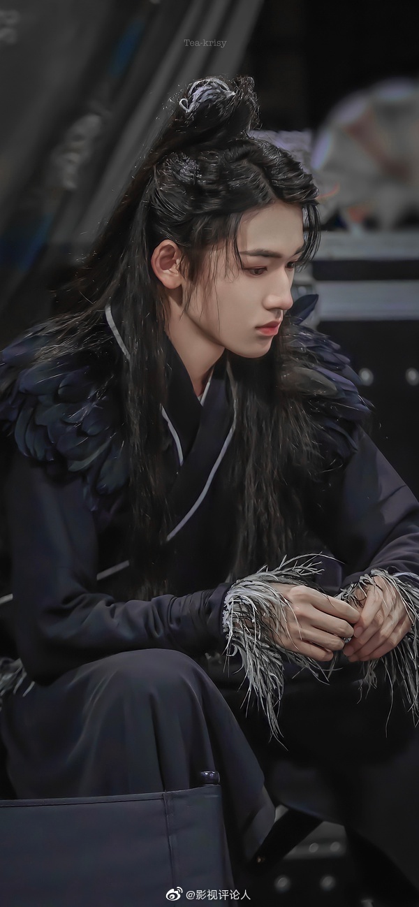 帅哥就是要多露额头,来看看露额头的宋亚轩 天庭饱满……__财经头条