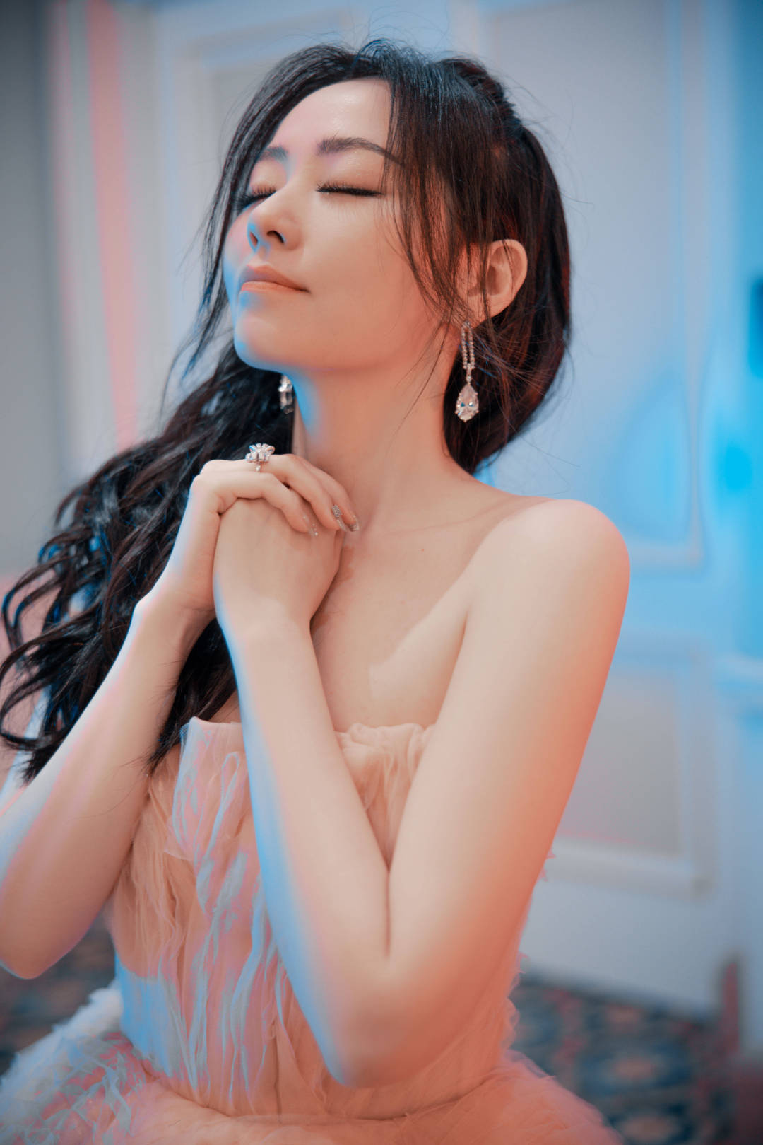 张靓颖 身穿粉色纱裙,裙摆飞扬,少女感满满!_高清图集_新浪网